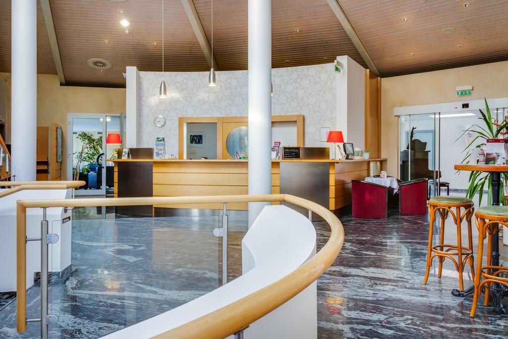 Seehotel Luisenhof Falkenhagen  Bagian luar foto
