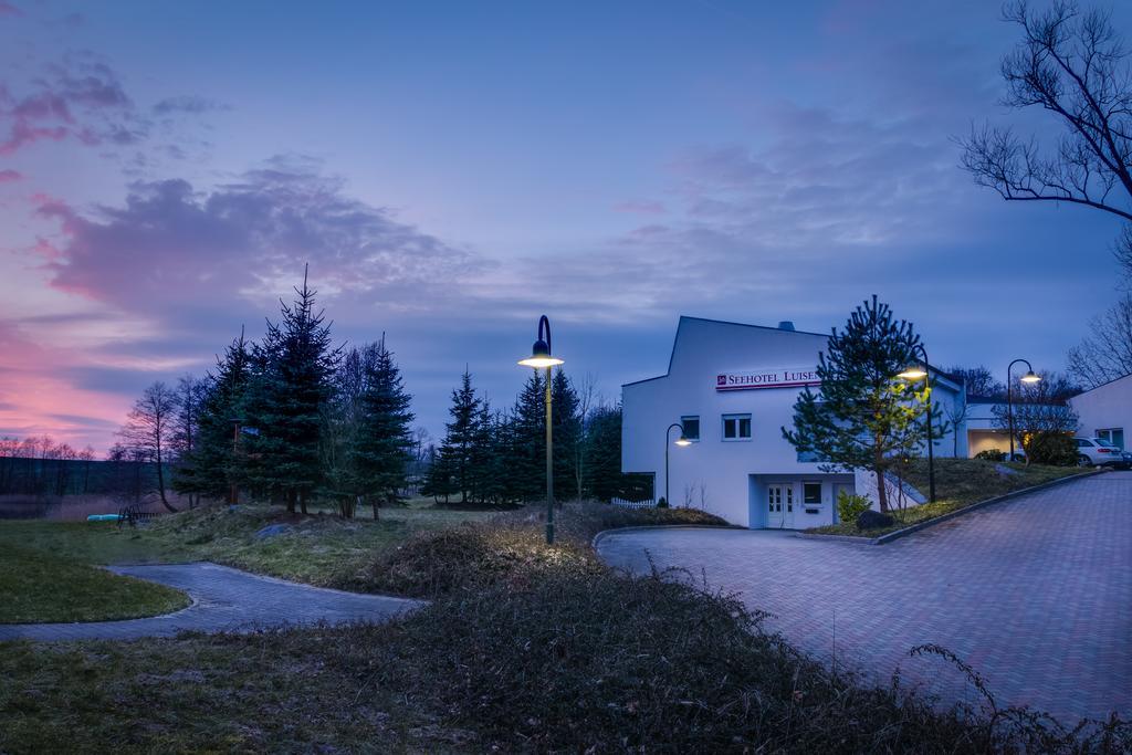 Seehotel Luisenhof Falkenhagen  Bagian luar foto