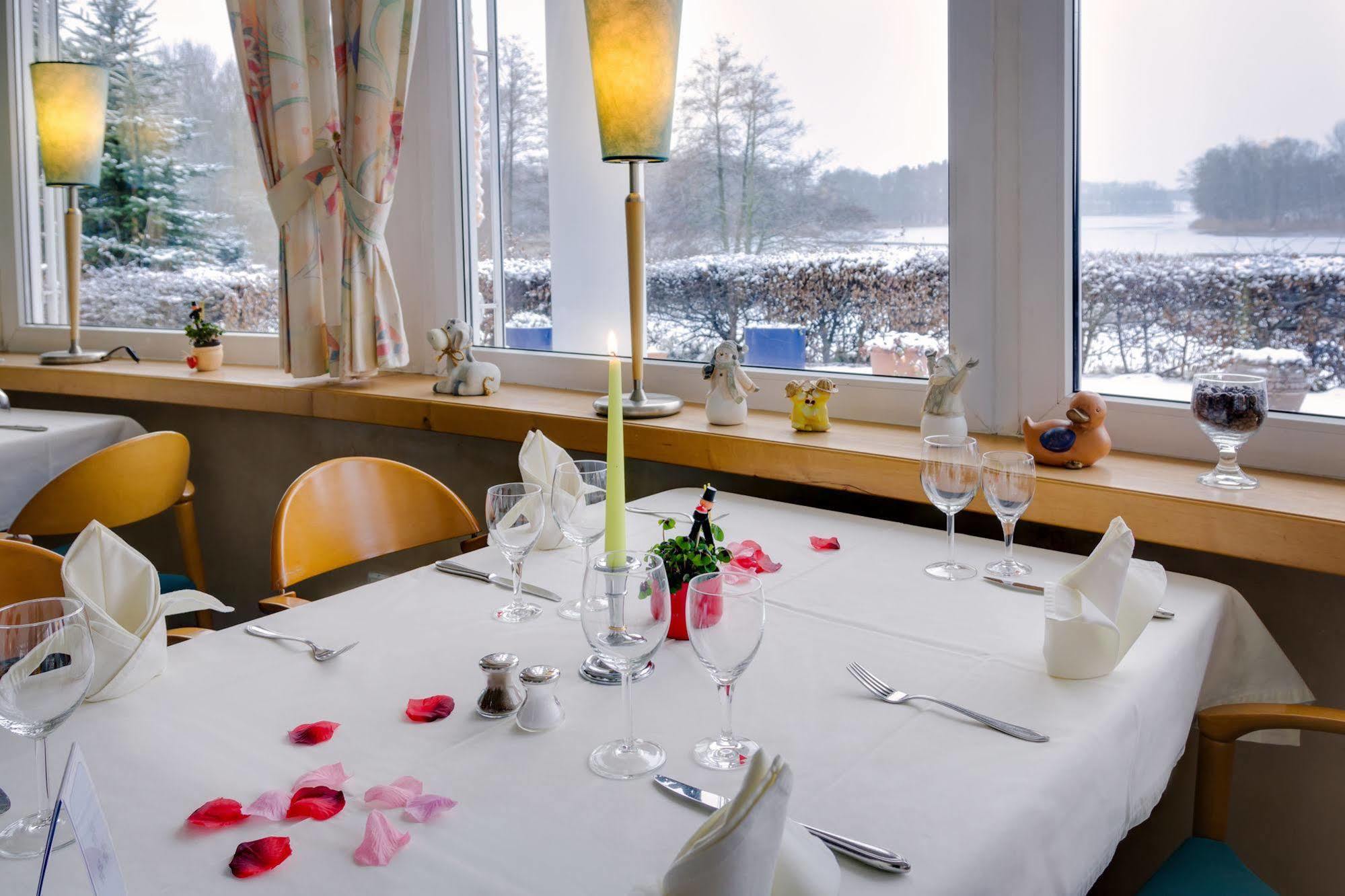 Seehotel Luisenhof Falkenhagen  Bagian luar foto