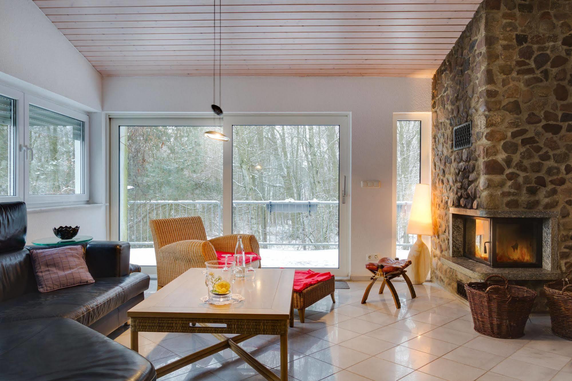 Seehotel Luisenhof Falkenhagen  Bagian luar foto