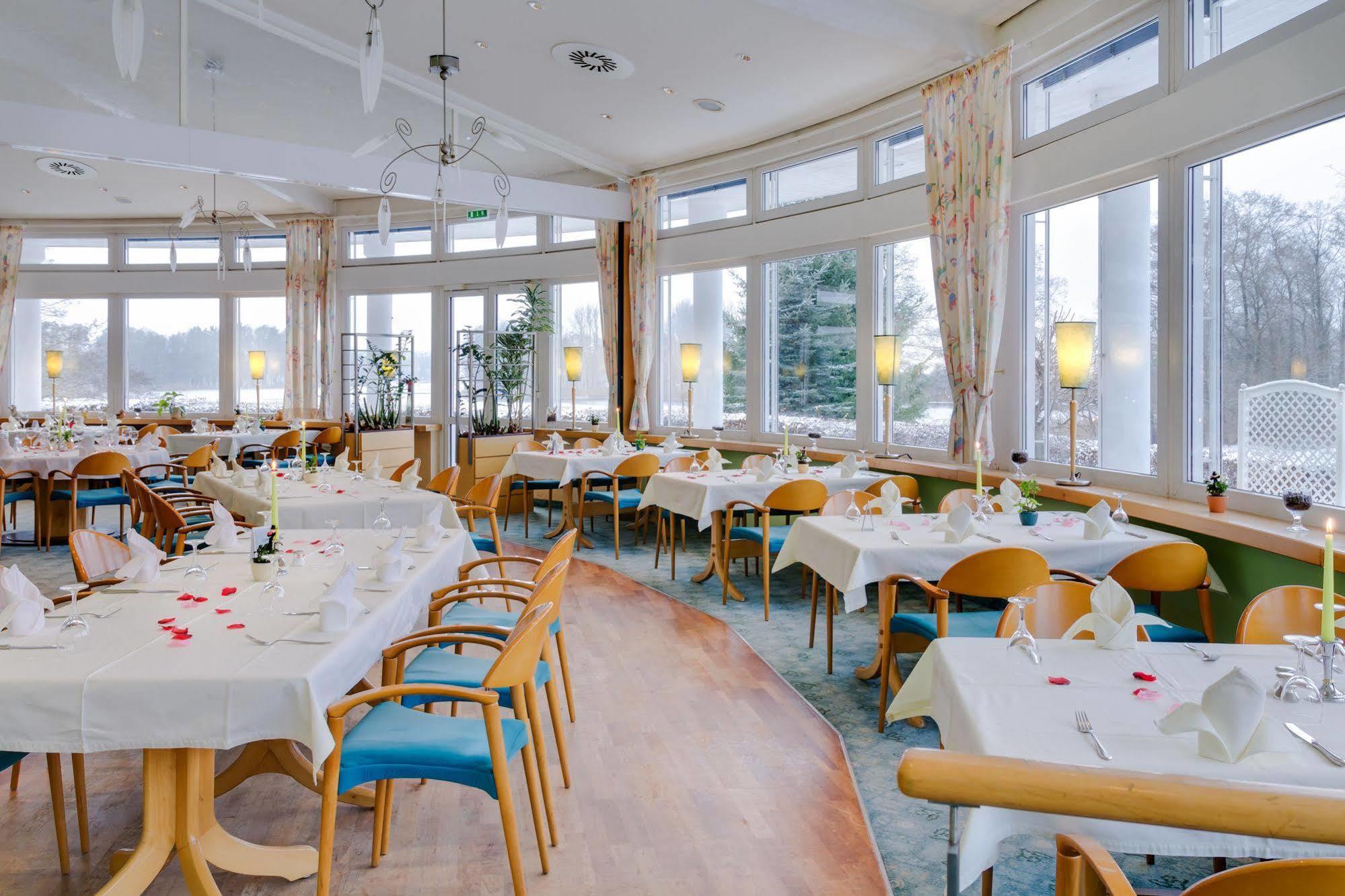 Seehotel Luisenhof Falkenhagen  Bagian luar foto