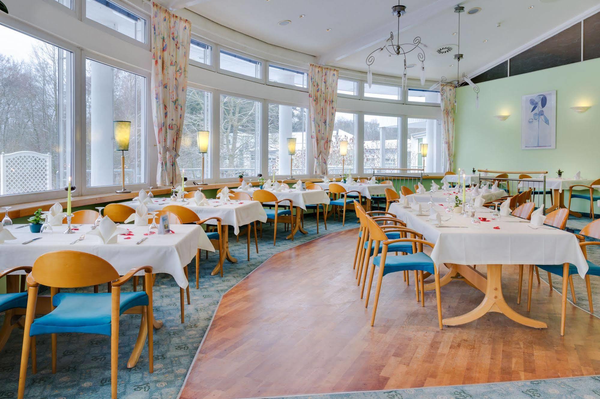 Seehotel Luisenhof Falkenhagen  Bagian luar foto