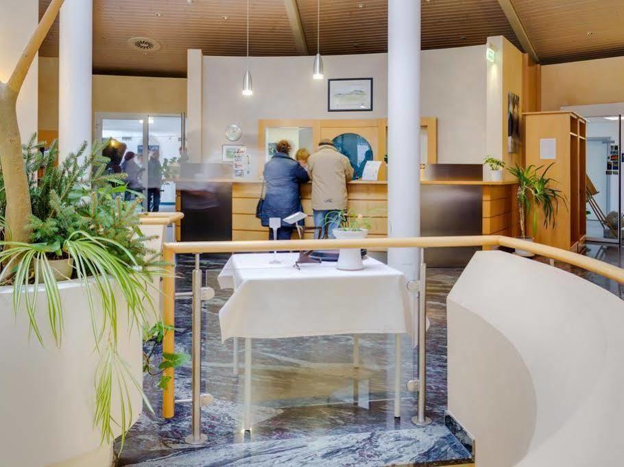 Seehotel Luisenhof Falkenhagen  Bagian luar foto