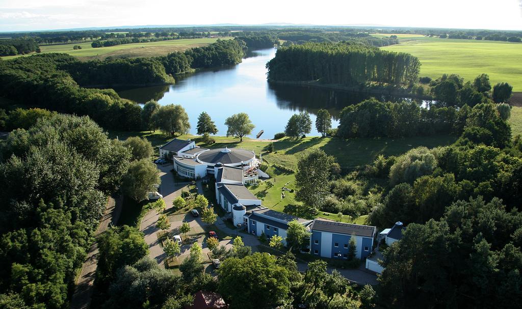 Seehotel Luisenhof Falkenhagen  Bagian luar foto