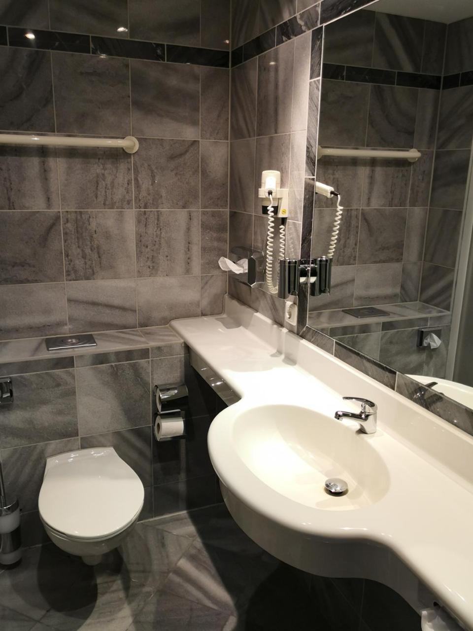Seehotel Luisenhof Falkenhagen  Bagian luar foto