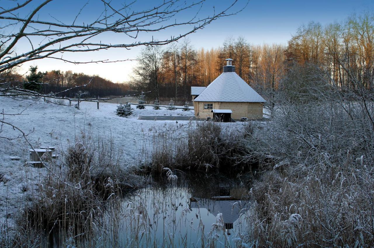 Seehotel Luisenhof Falkenhagen  Bagian luar foto